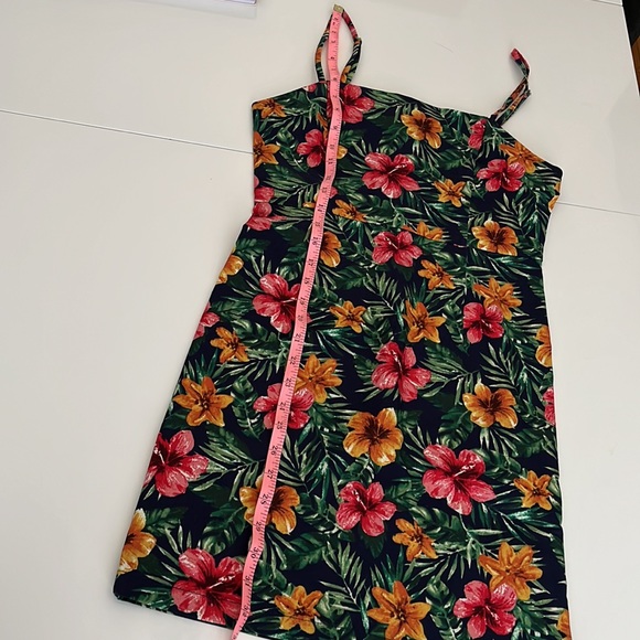 Spaghetti strap dress - Picture 3 of 4